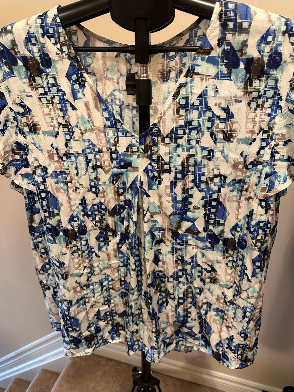 Northern Reflections Blue, White and Brown Geometric V-Neck Short Sleeve Top